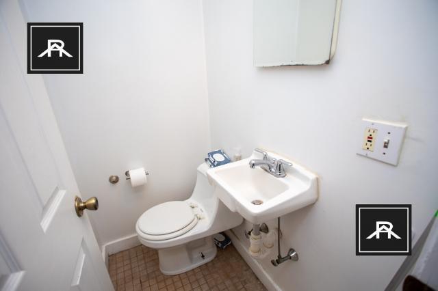 Building Photo - 4 bedroom in Brookline MA 02446