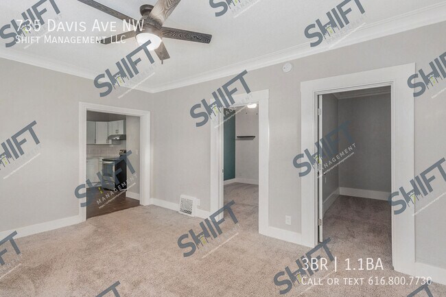 Building Photo - 735 Davis Ave NW