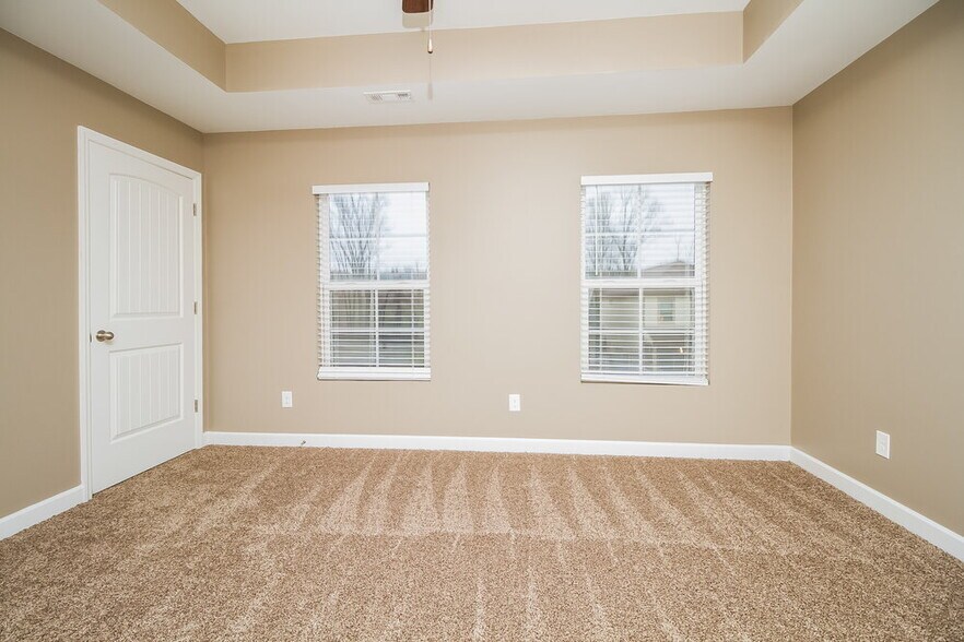 Building Photo - 2232 Dale View Dr