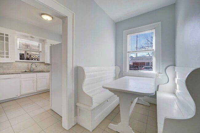 Building Photo - 1649 W Main St