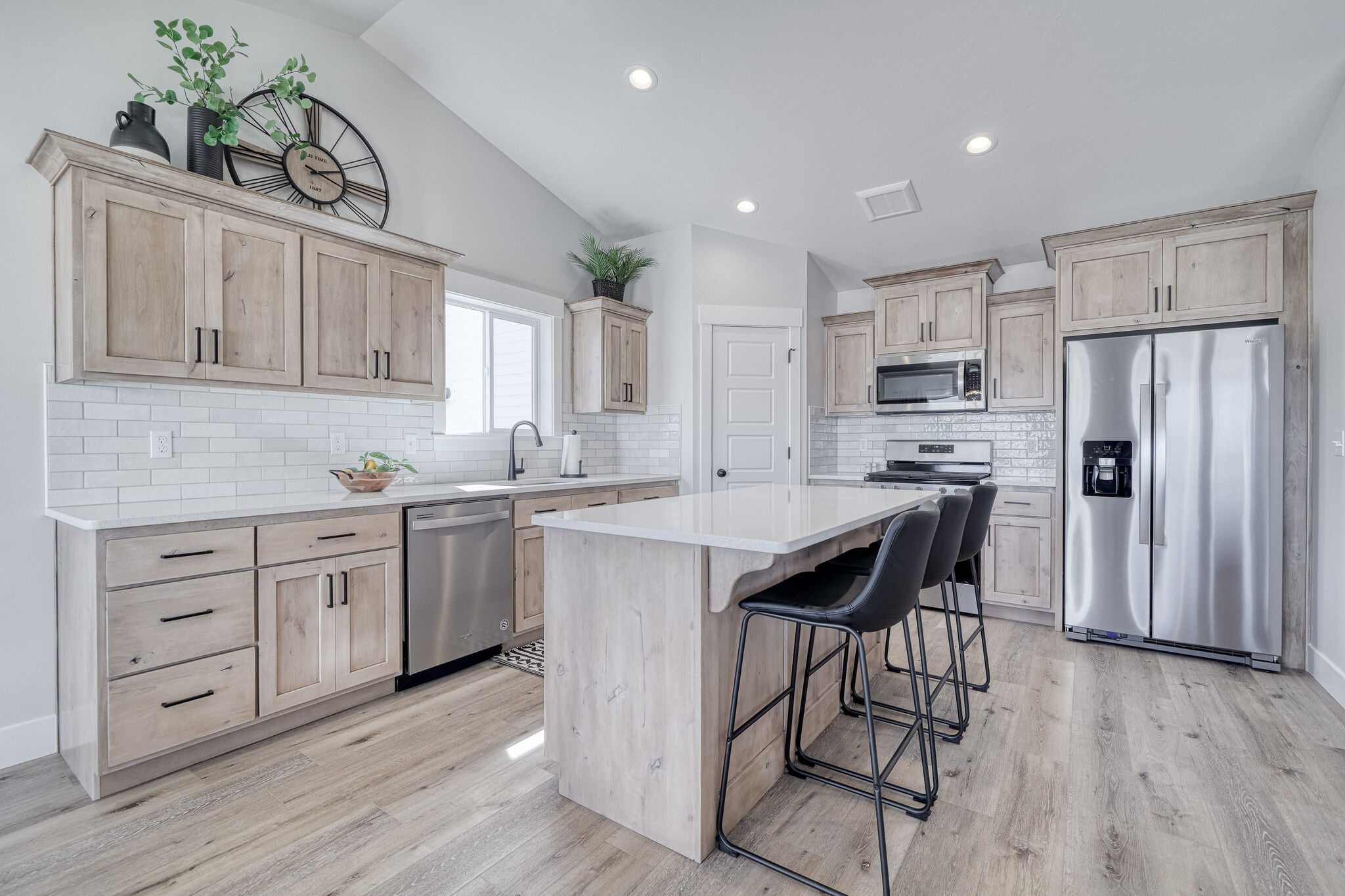 Building Photo - 1830 Mesa Canyon Dr