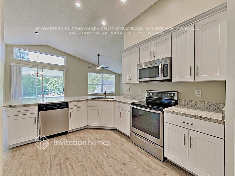 Building Photo - 1060 Rock Springs Dr