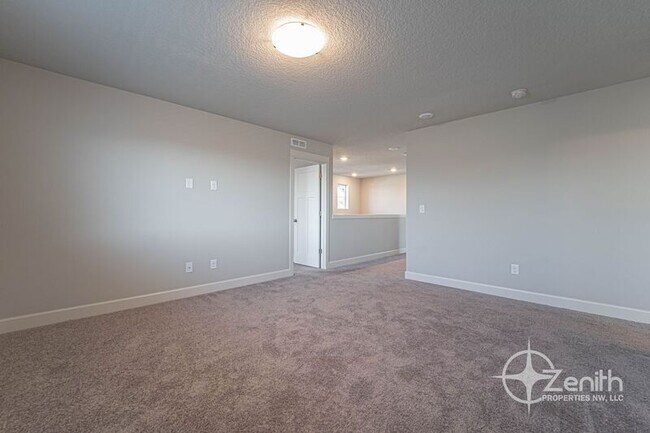 Building Photo - 4837 S 16th Dr