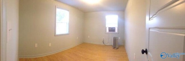 Building Photo - 719 5th Ave SE