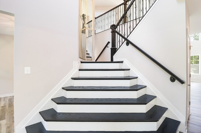 Building Photo - Now Available for Lease – Executive Home i...