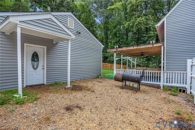 Building Photo - 11711 Deerhurst Dr