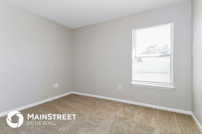 Building Photo - 6639 Leslie Oaks Ln