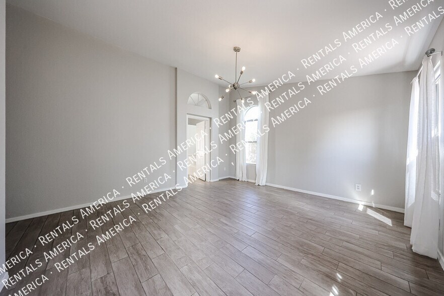 Building Photo - 153 S Garnet Rd