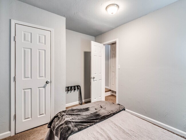 Building Photo - 1720 NW 30th St