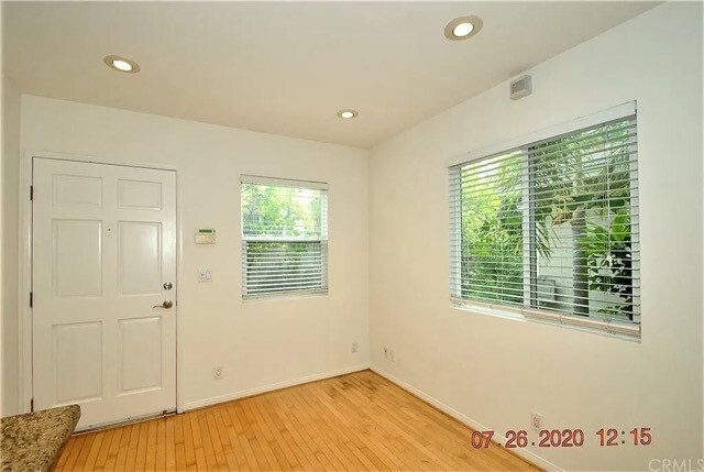 Building Photo - 440 W Elk Ave