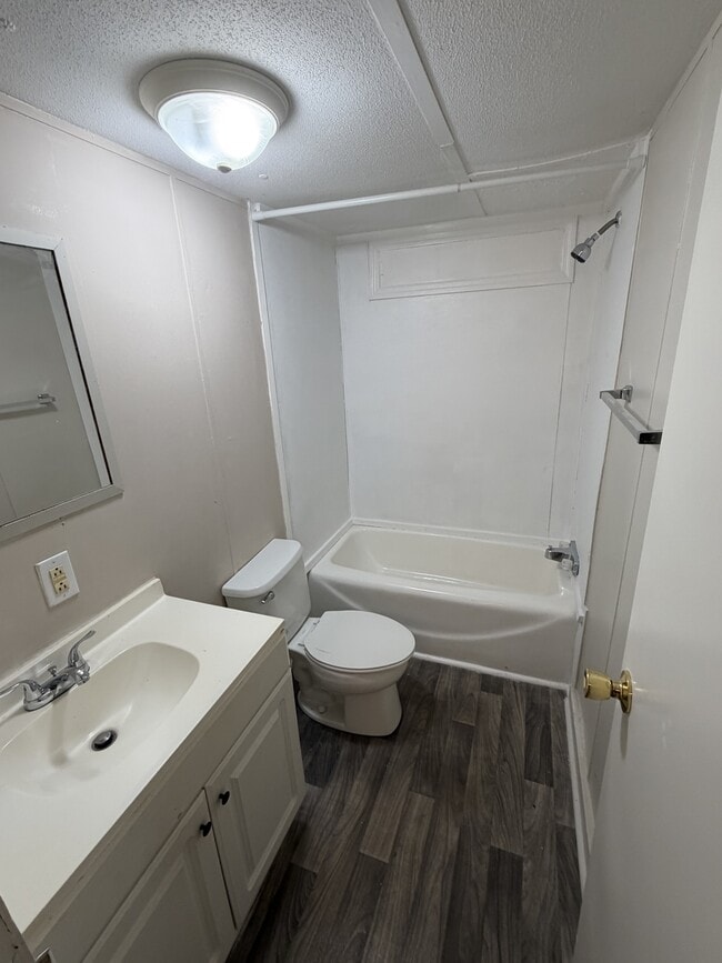 Building Photo - 61 Platinum Dr