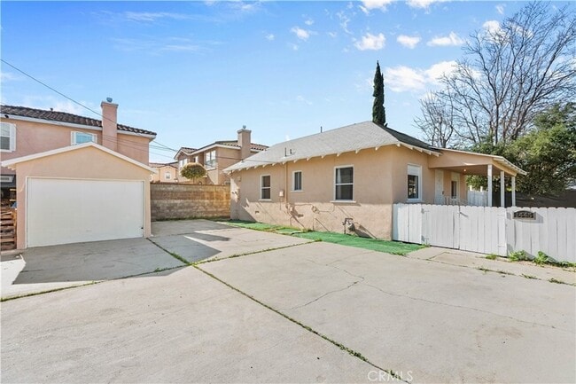 Building Photo - 1445 S Rebecca St