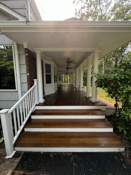 Building Photo - 27 Greenhaven Way