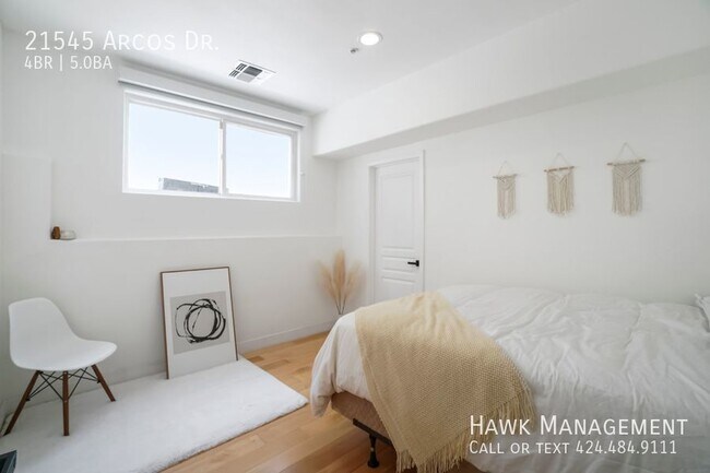 Building Photo - 21545 Arcos Dr