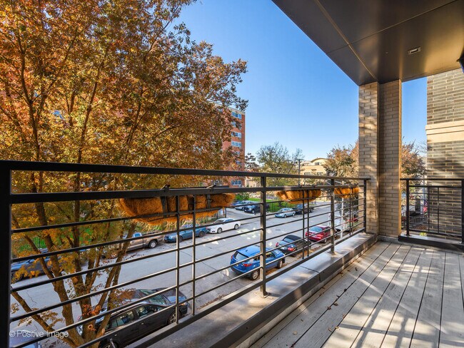 Building Photo - 1446 W Chestnut St