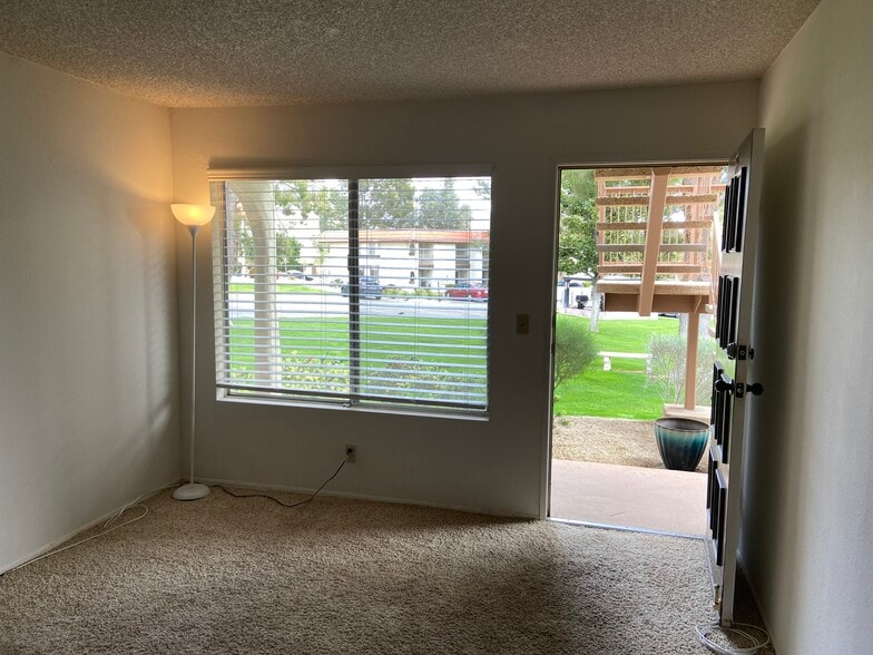 Building Photo - 9645 Spyglass Ave