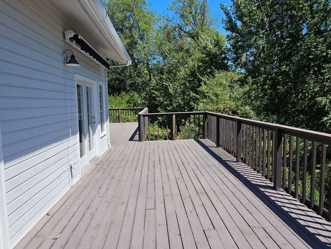 Building Photo - Stunning 4 Bed 3 Bath Naglee Park Home Nes...