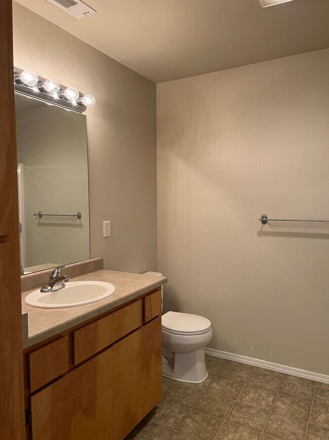 Building Photo - 3163 Juniper Ridge Dr