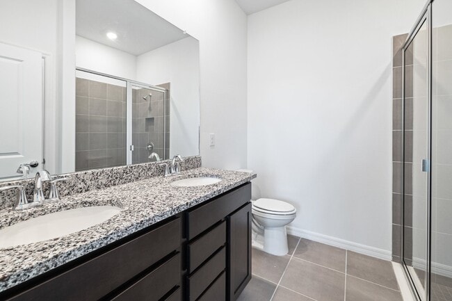 Building Photo - "WoodCreek Charming 3-Bed, 2-Bath Home with Granite Countertops and Screen in back porch on Bendi...
