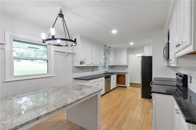 Building Photo - 2850 Templar Knight Dr