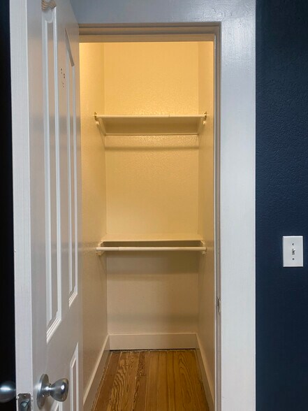 Main Bedroom Closet - 1404 Knox Ct