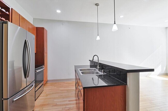 Building Photo - 1901 Post Oak Blvd