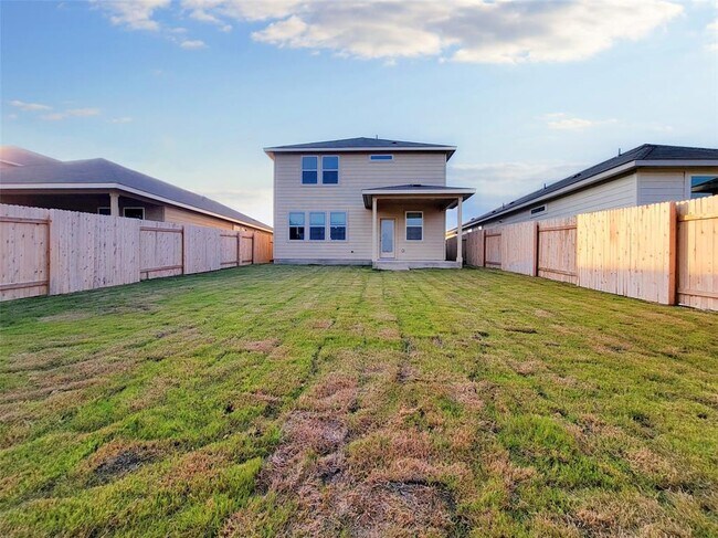 Building Photo - 120 Longmount Cv