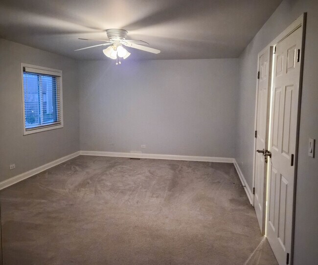 Building Photo - 824 Minnesota Cir