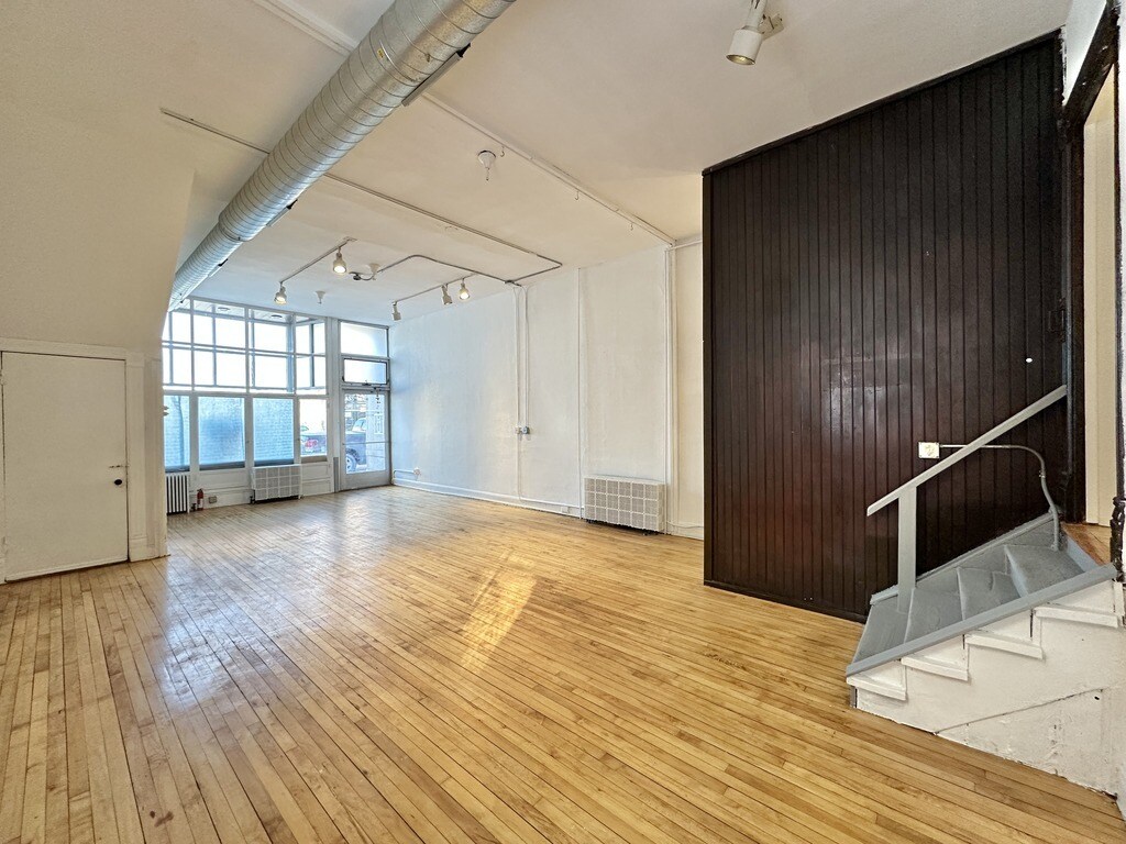 Building Photo - 3422 N Lincoln Ave