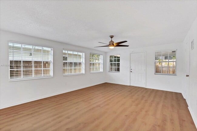 Building Photo - 4090 SW 69th Ave