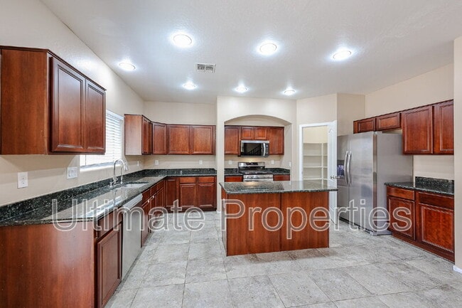 Building Photo - 4245 E Folgers Rd