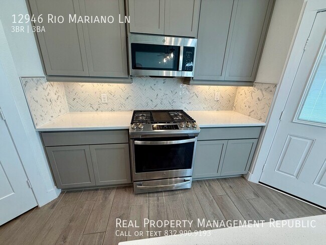 Building Photo - 12946 Rio Mariano Ln