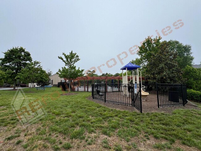 Building Photo - 1304 Cozart St