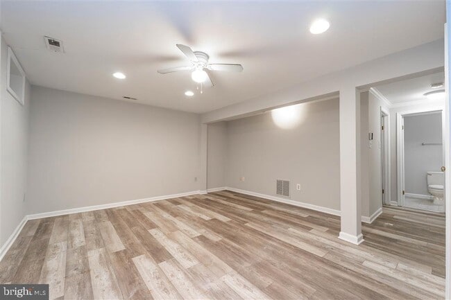 Building Photo - 9428 Orbitan Ct