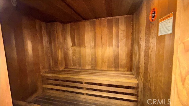 Building Photo - 532 N Rossmore Ave