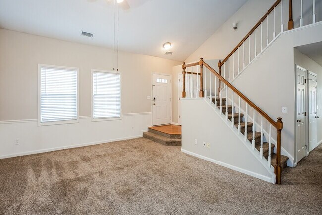 Building Photo - 2328 Torrington Ln