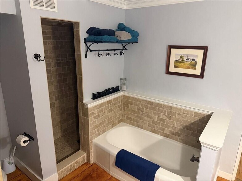 Building Photo - 31 Bradford St