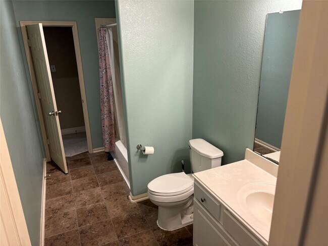 Building Photo - 27410 Tracy Ridge Ct