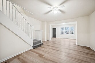 Building Photo - 1003 S 53rd St