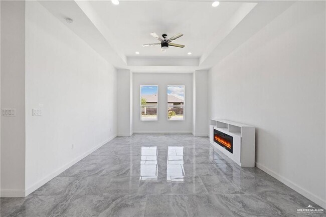 Building Photo - 17 E Santorini Dr