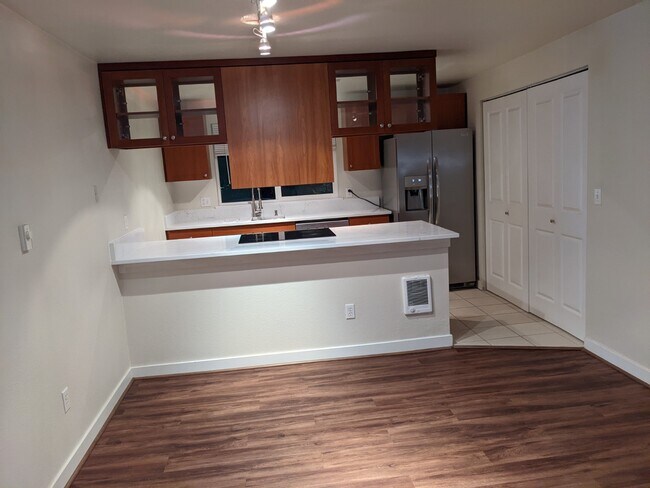Quartz Kitchen Island - 14124 NE 181st Pl