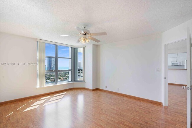 Building Photo - 3530 Mystic Pointe Dr