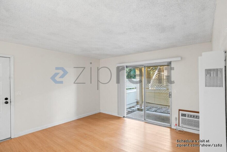 Building Photo - 1079 Tekman Dr