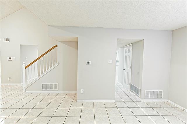 Building Photo - 1321 Overlook Dr