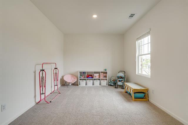 Building Photo - 8300 Stovepipe Dr