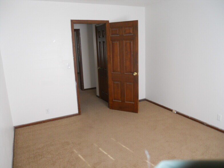 Building Photo - 2711 Ridge Ct