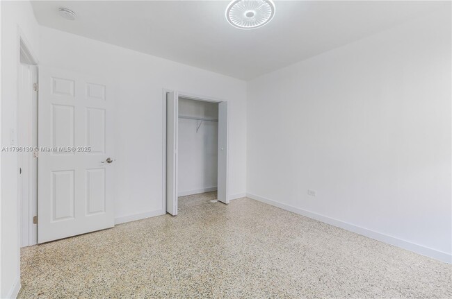 Building Photo - 421 75th St