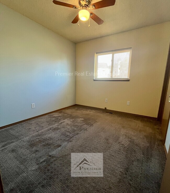 Building Photo - 3610 Sedgewood Way
