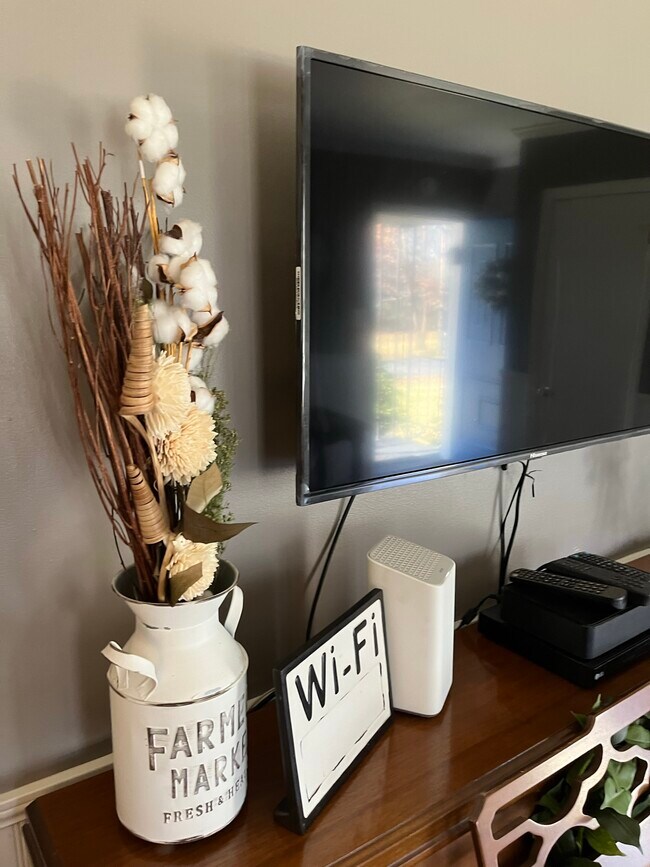 Building Photo - 2925 Center St