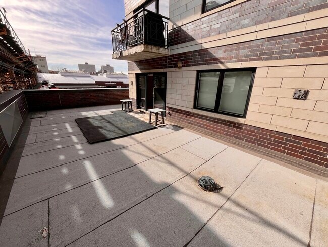 Building Photo - 1601 S State St